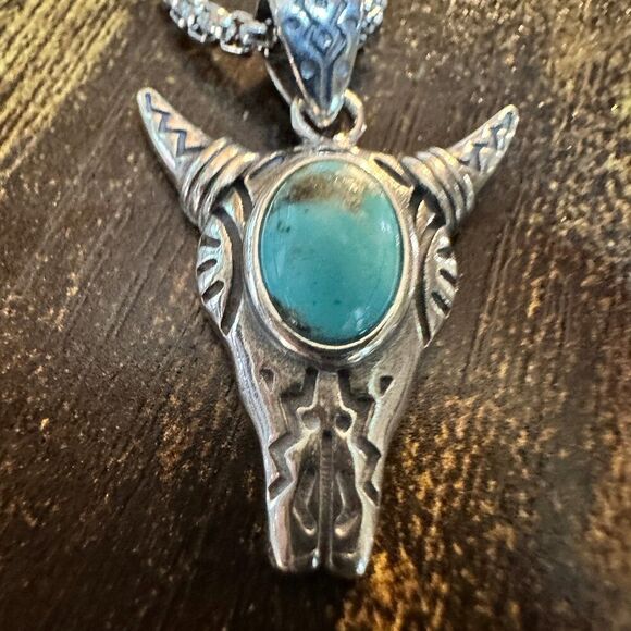 Boho Turquoise-Embellished Cow Skull Chain Necklace: 18" Sterling Silver Elegan - Picture 2 of 11